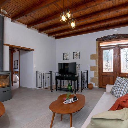 Alia Stone Villa-Ideal For Families-Heated Pool Nohia ภายนอก รูปภาพ